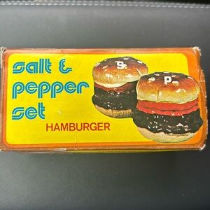 VTG plastic Hamburger salt and pepper shakers